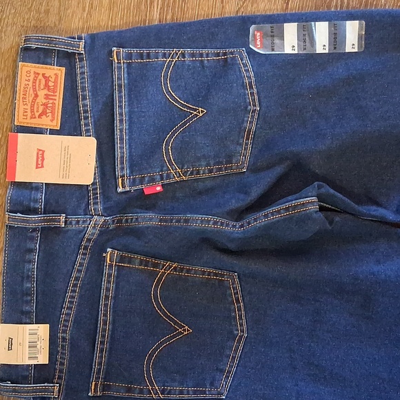 NWT Levis Wedgie Fit Size 29 Dark Wash - Picture 6 of 9